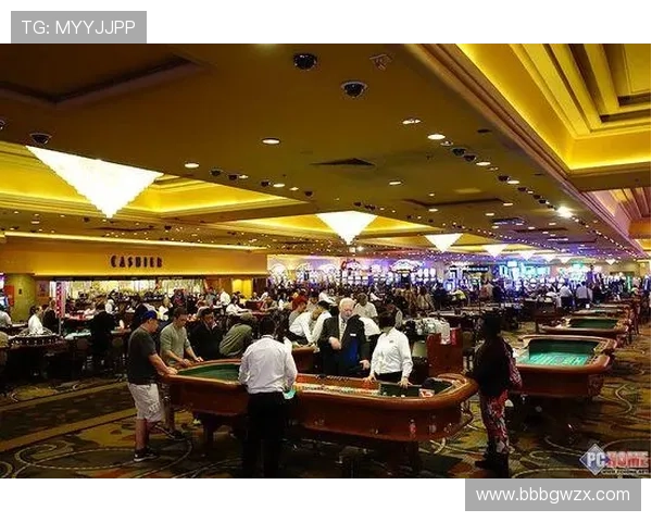 世界第一赌城：比较拉斯维加斯、澳门和蒙特卡洛的赌场文化与旅游吸引力